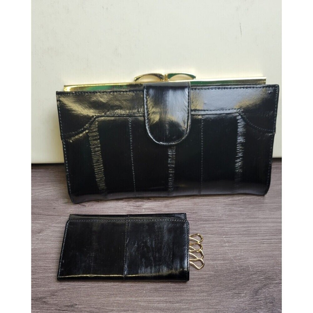 Vintage EEL Skin Wallet w/Checkbook slot‎ and key holder, Kiss closure